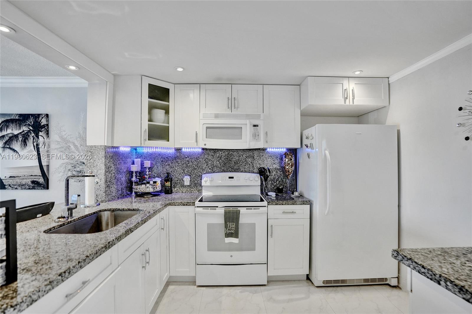 ISLANDS-BERMUDA CONDO - Residential