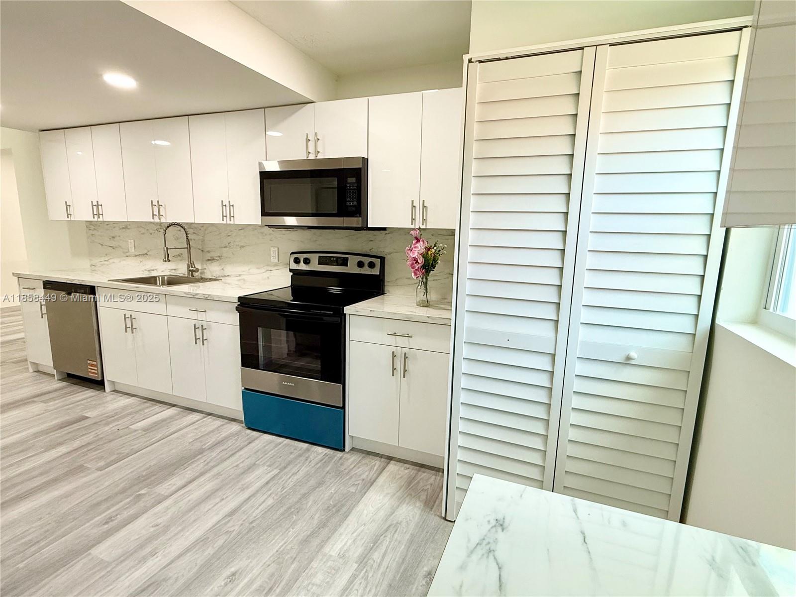 2051 NW 28th Ter