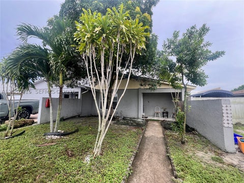 Photo of 5822 Albert Rd, West Palm Beach, FL 33415 (MLS # A12086915)