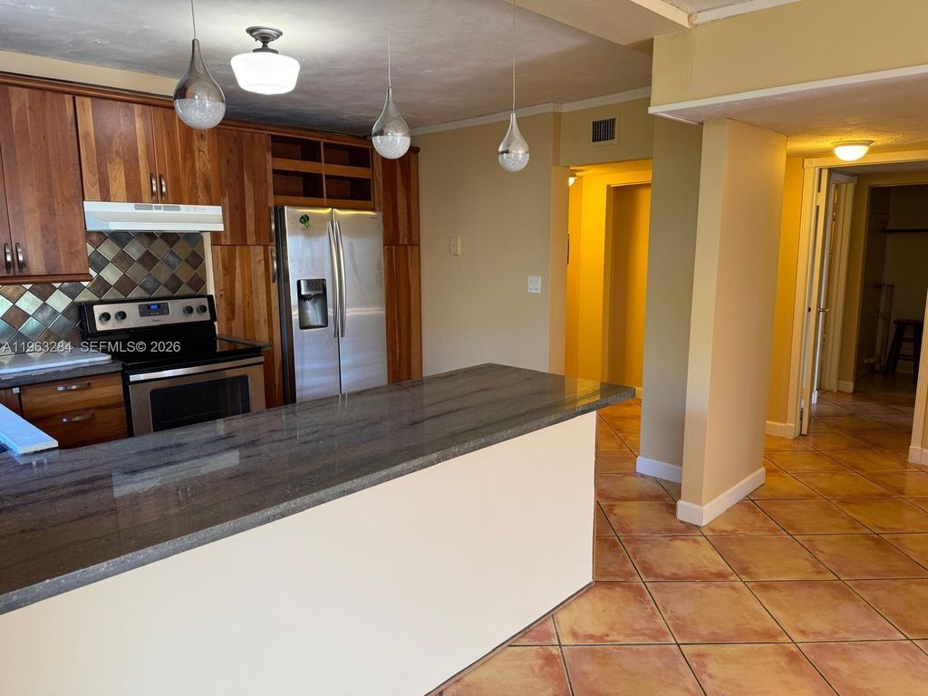 Photo of 1900 Diana Dr #3C, Hallandale Beach, FL 33009 (MLS # A11963284)