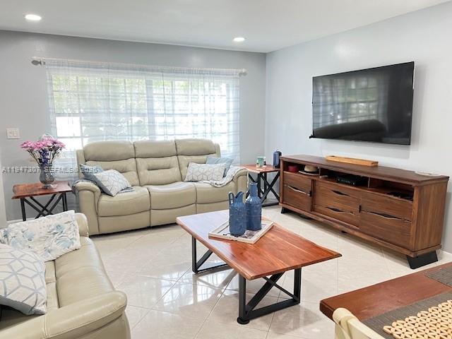 PEMBROKE POINTE SECTION T - Residential