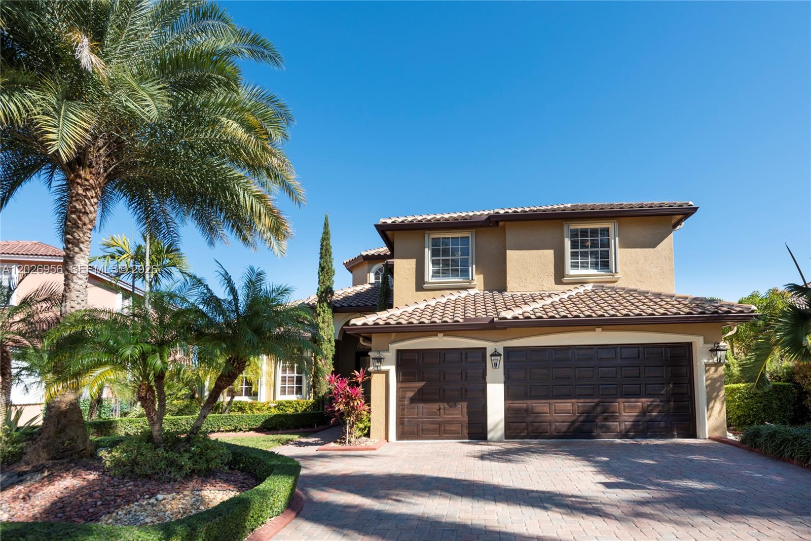 SUNSET LAKES PLAT ONE - Residential