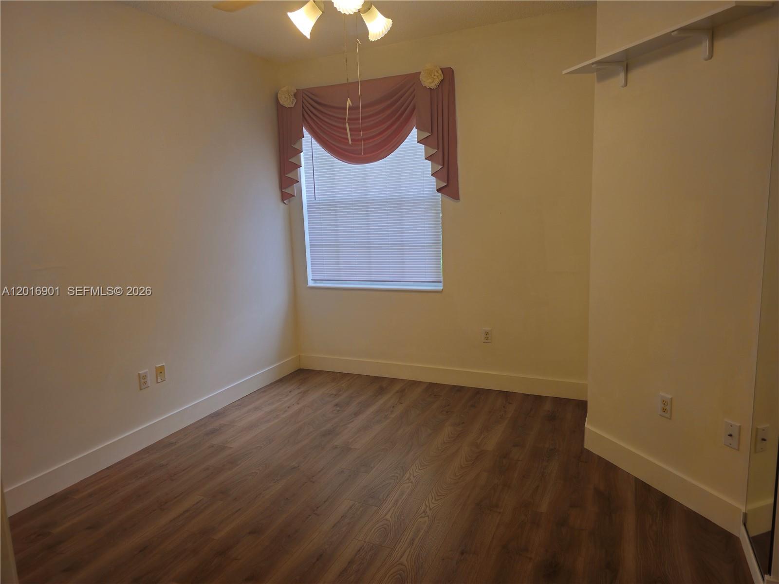 REGATTA POINTE CONDO NO S - Residential
