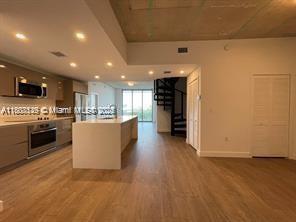 13800 Highland Dr PH8