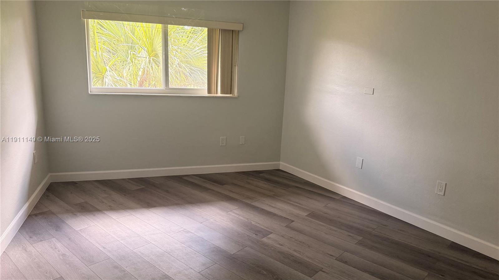 VILLAS OF MIAMI LAKES CON - Residential Lease