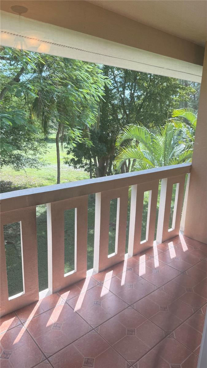 VILLAS OF MIAMI LAKES CON - Residential Lease