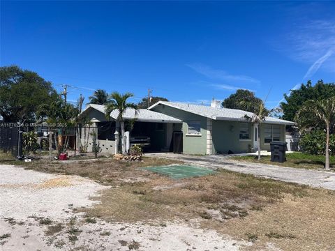 977 Miner Rd Lake Worth FL 33462