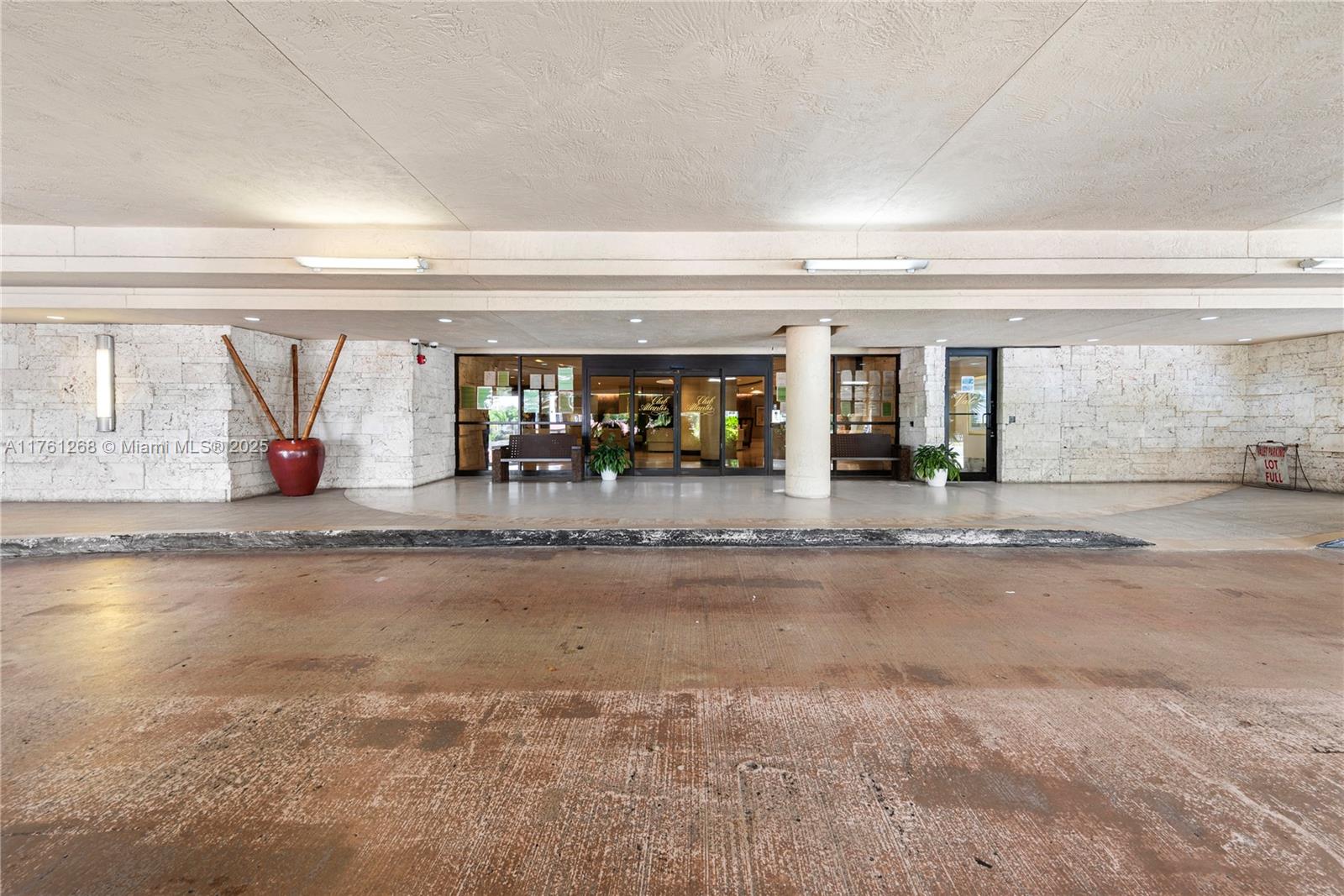 CLUB ATLANTIS CONDO - Residential