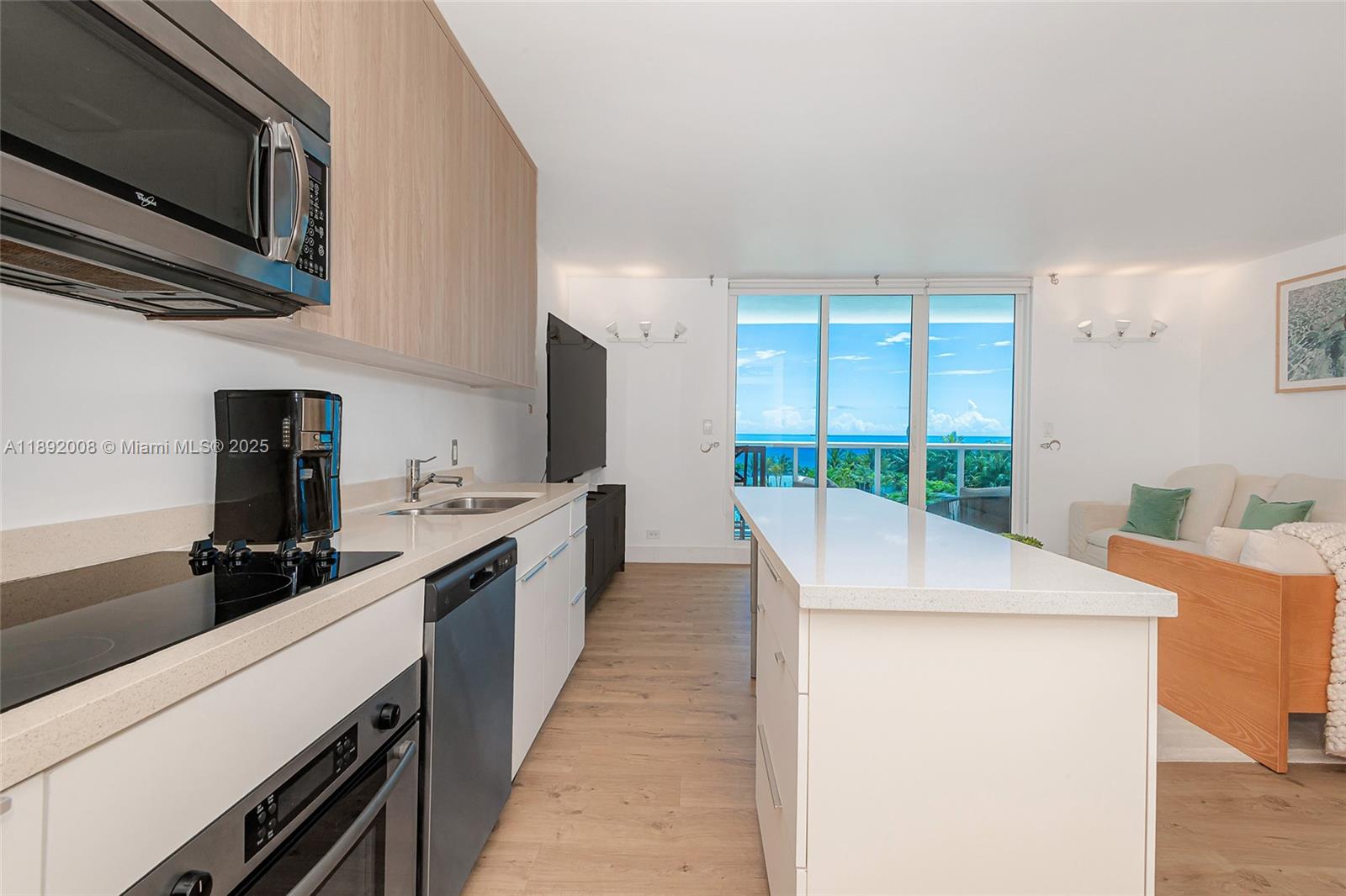 RONEY PALACE CONDO - Residential Lease