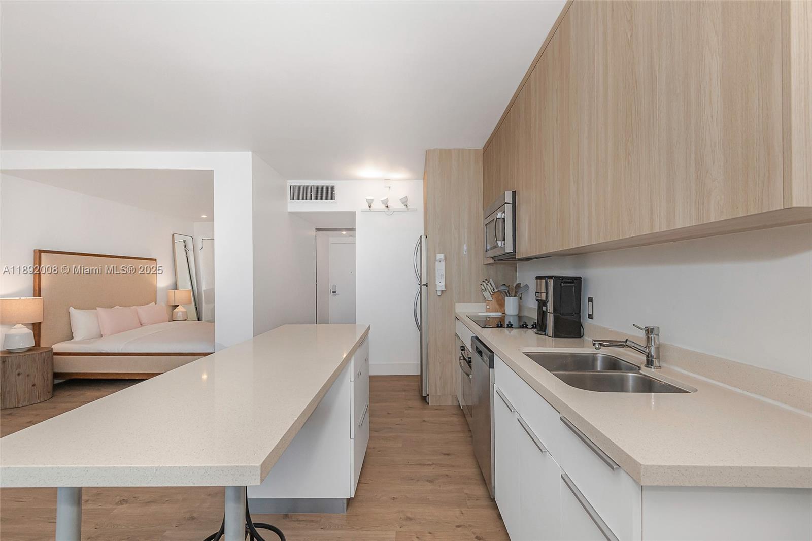 RONEY PALACE CONDO - Residential Lease