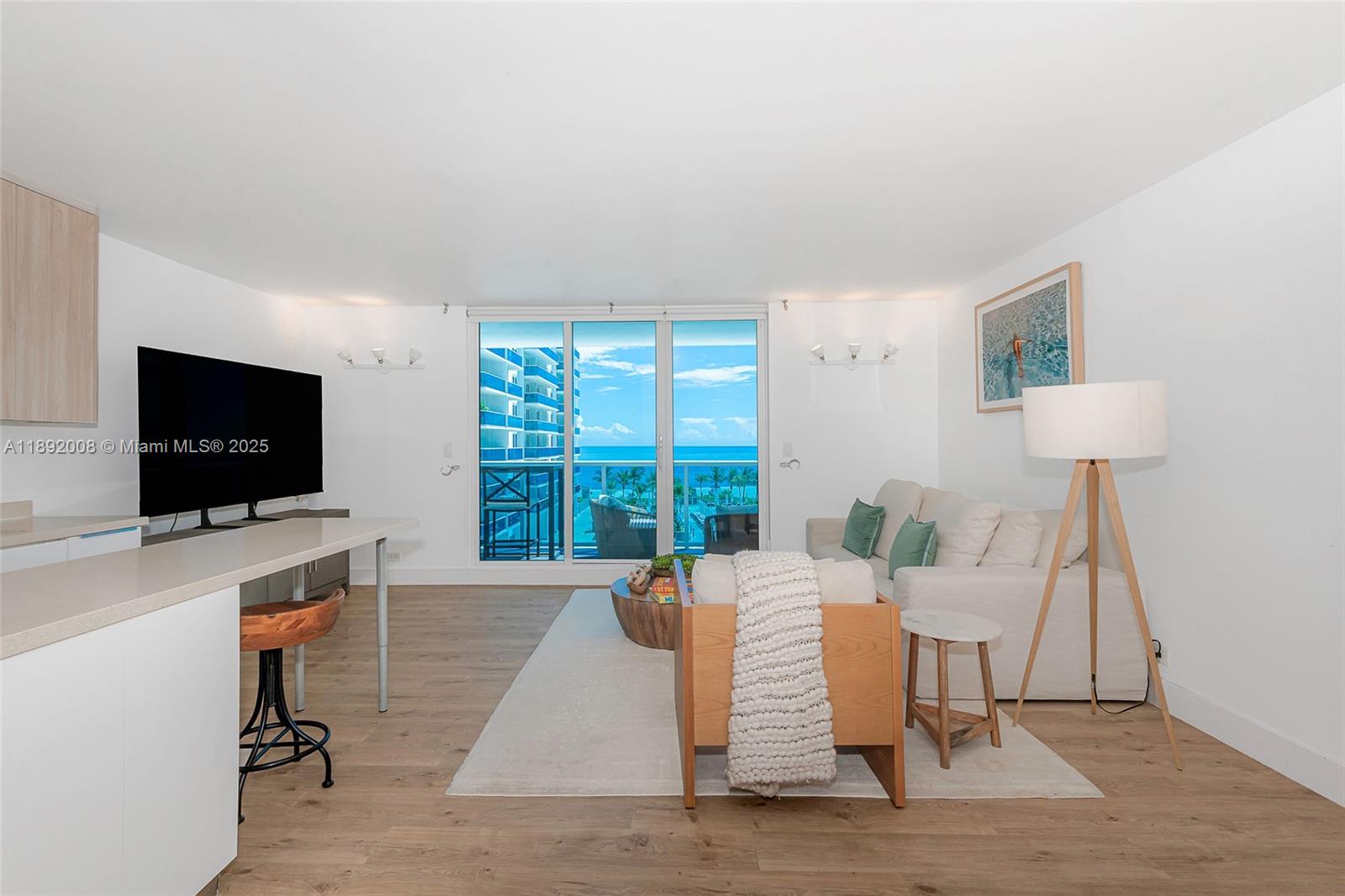 RONEY PALACE CONDO - Residential Lease