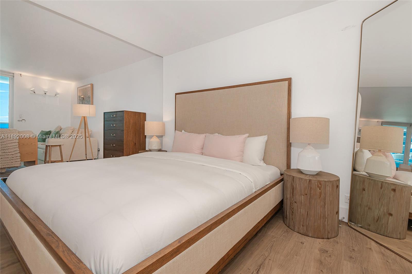 RONEY PALACE CONDO - Residential Lease