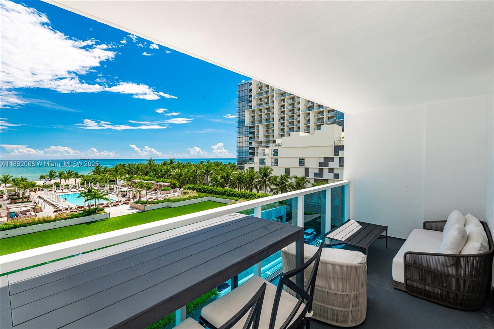 RONEY PALACE CONDO - Residential Lease