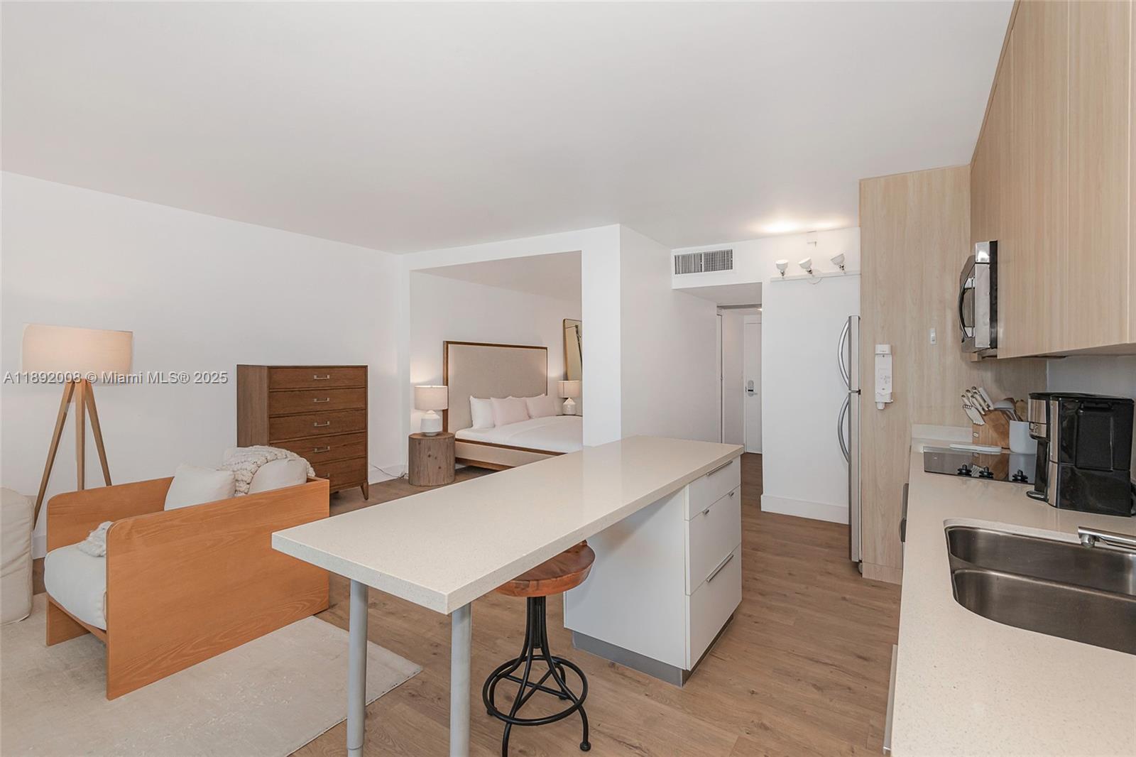 RONEY PALACE CONDO - Residential Lease