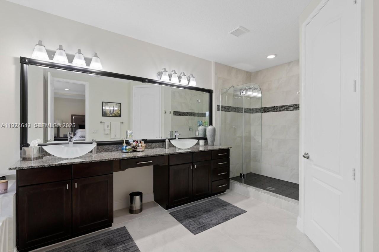 OAKTON PRESERVE - Residential