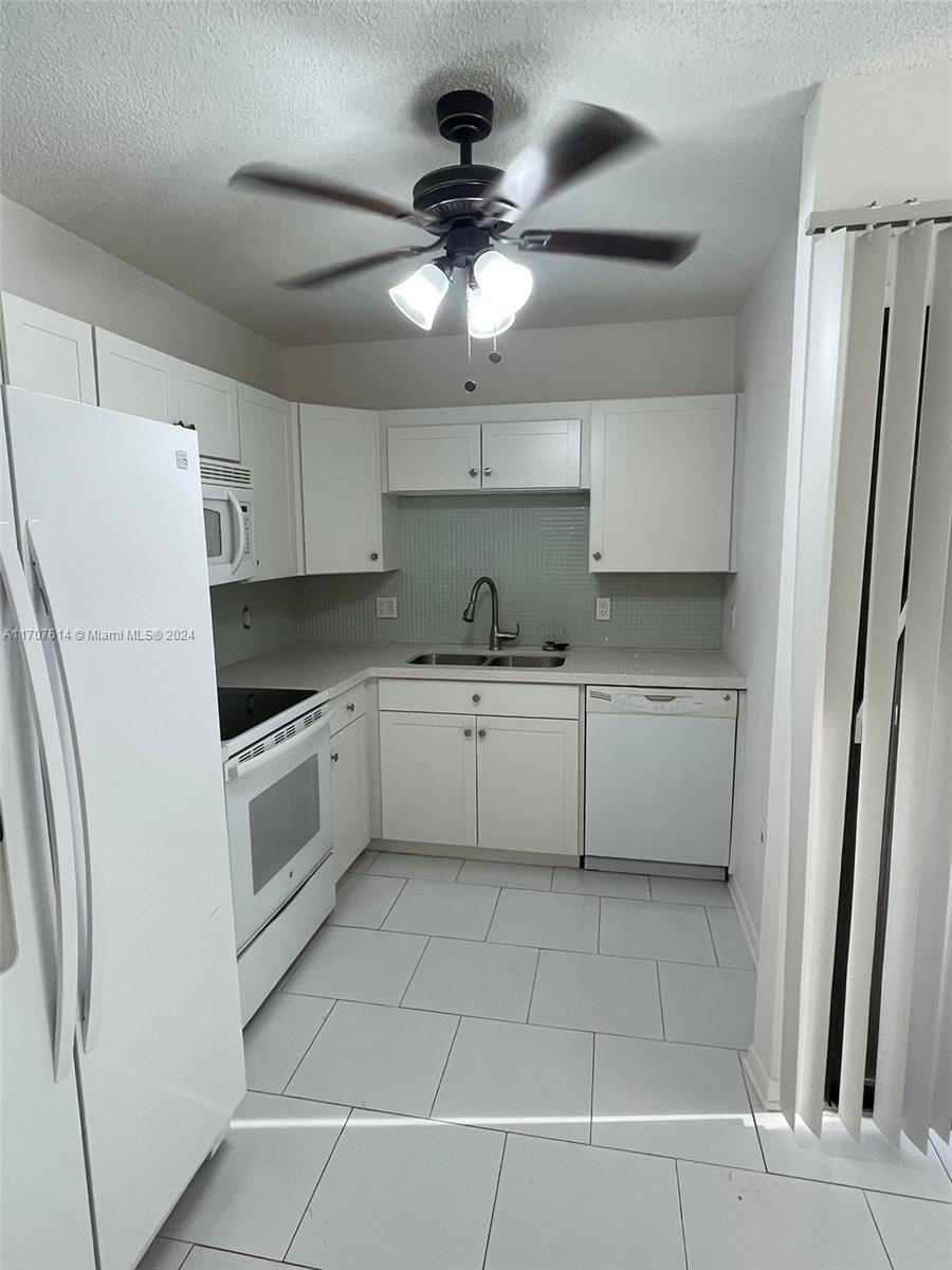 1521 Gabriel St 1521, Hollywood, Broward County, Florida - 2 Bedrooms  
2 Bathrooms - 