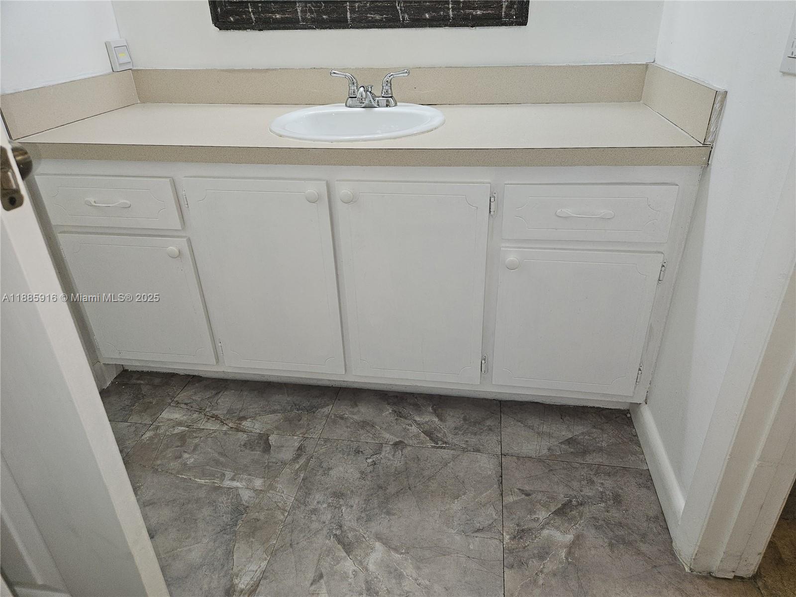 COUNTRYSIDE CONDO - Residential Lease