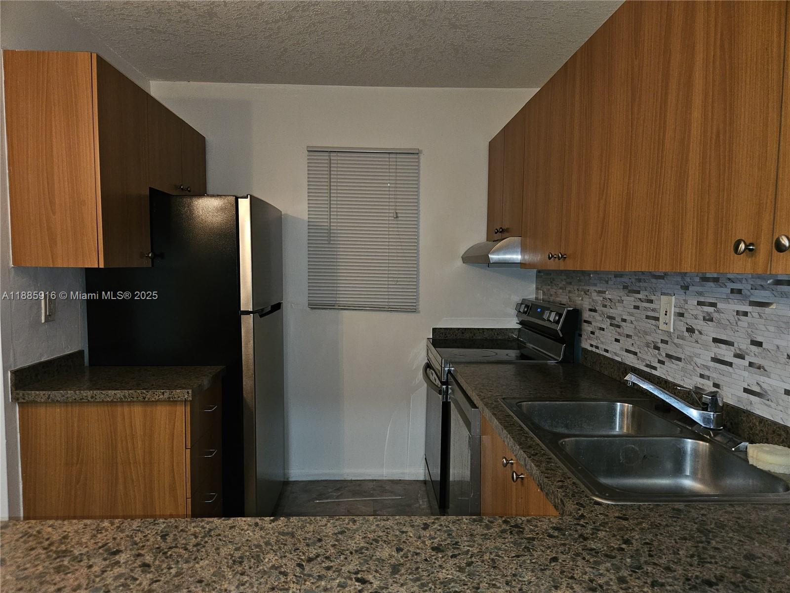 COUNTRYSIDE CONDO - Residential Lease