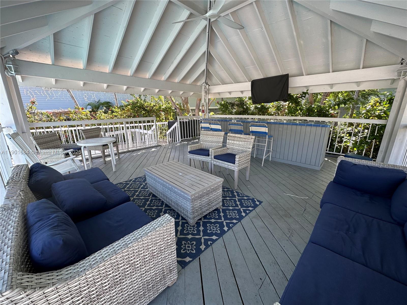 LE PHARE KEY BISCAYNE CON - Residential Lease