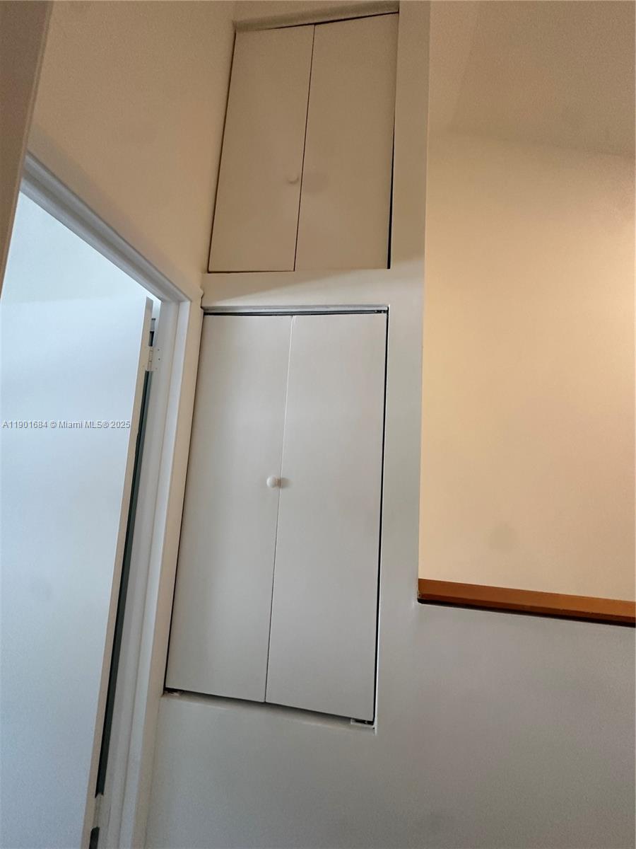 LE PHARE KEY BISCAYNE CON - Residential Lease