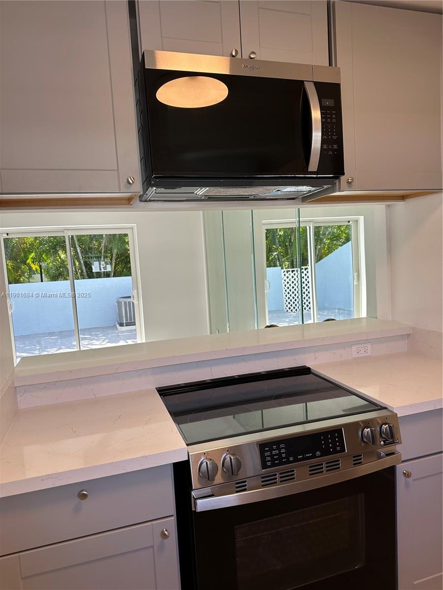 LE PHARE KEY BISCAYNE CON - Residential Lease