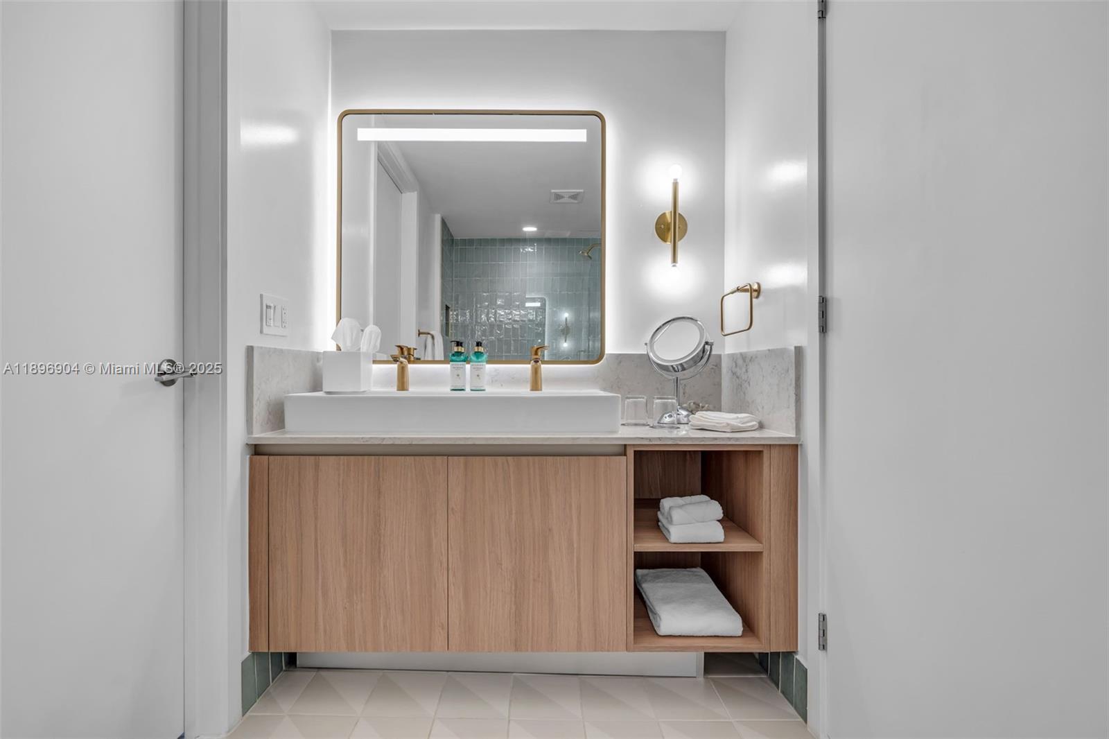 NATIIVO GALE - Residential