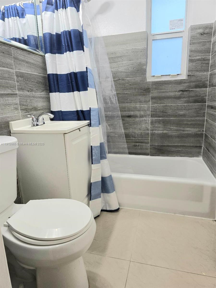 LAKE FOREST SEC ONE - Residential Lease