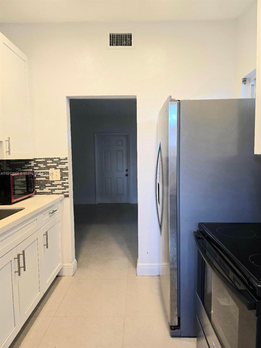 LAKE FOREST SEC ONE - Residential Lease