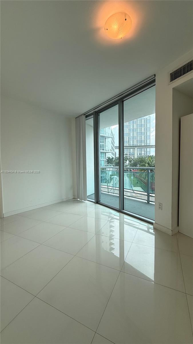 WIND CONDO - Residential