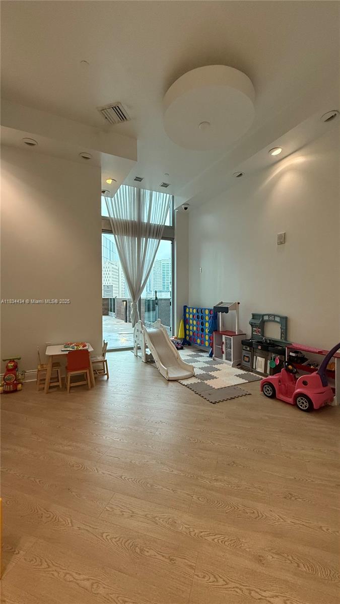 WIND CONDO - Residential