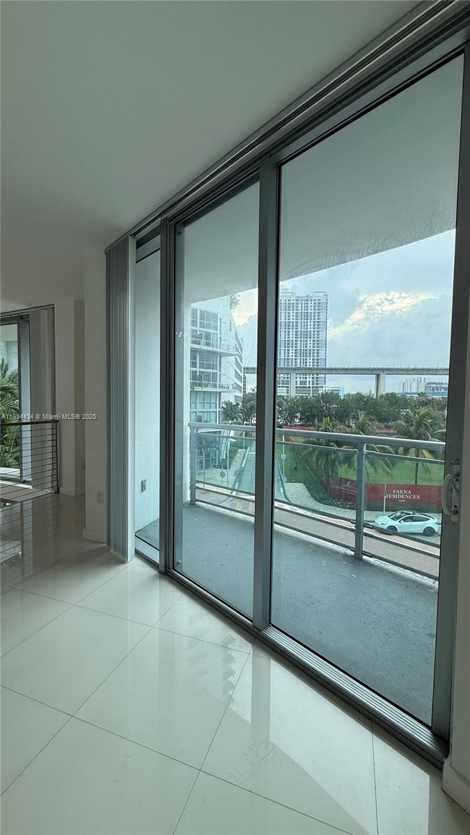 WIND CONDO - Residential