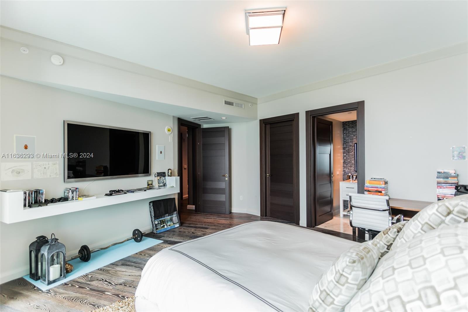 10295 COLLINS AVE RESDNTA - Residential