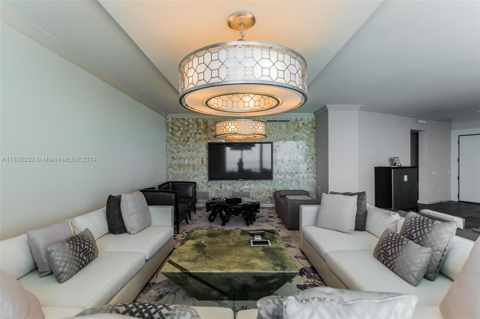 10295 Collins Ave 1203