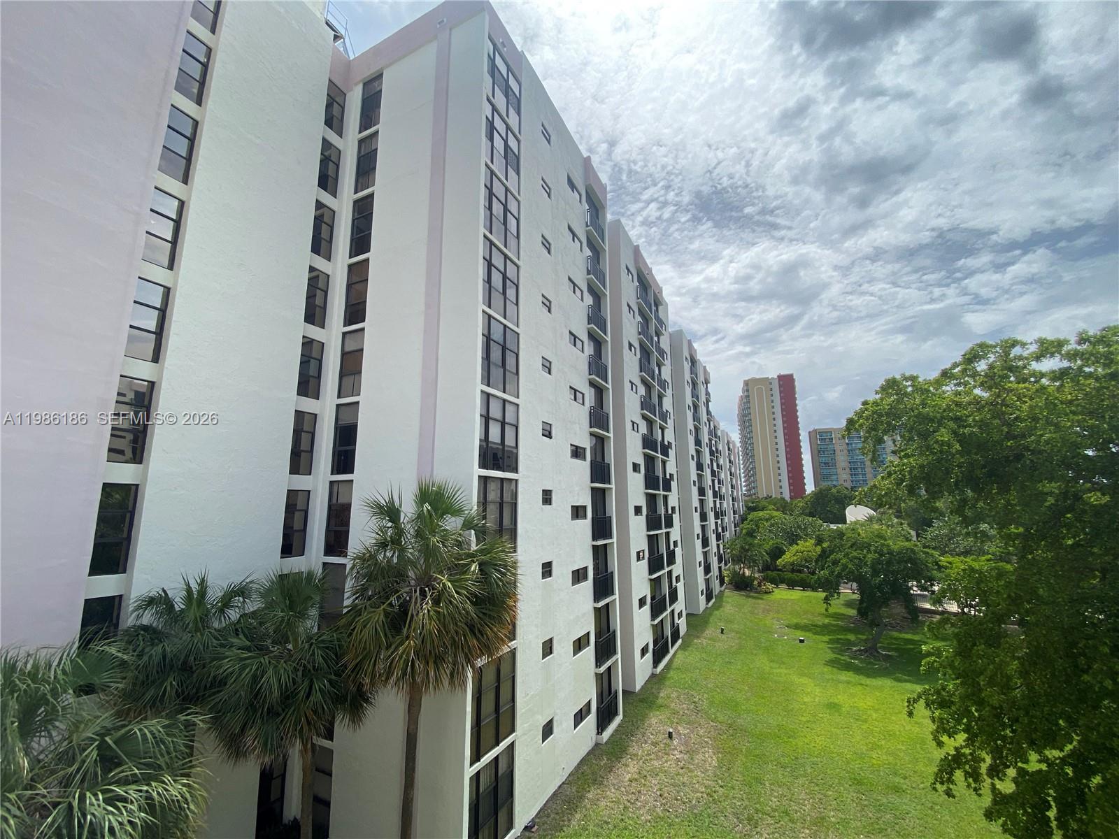 PLAZA OF AMERICAS CONDO P - Residential Lease