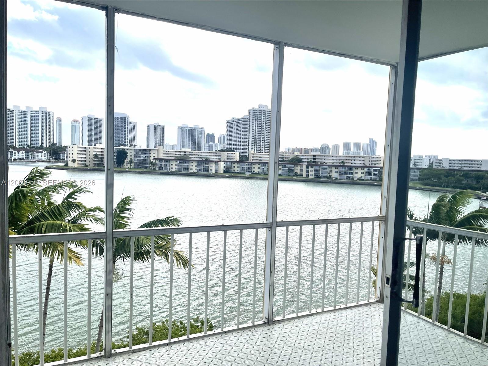 2861 Leonard Dr F505