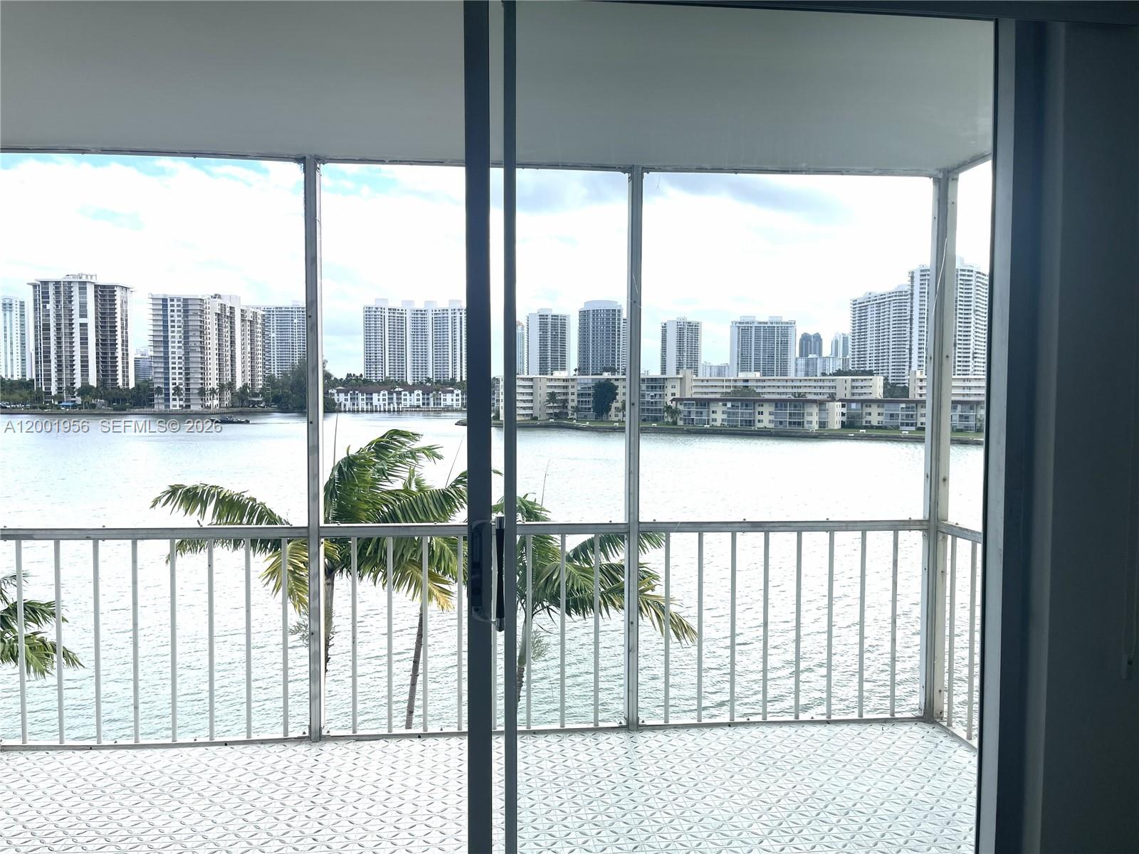 2861 Leonard Dr F505