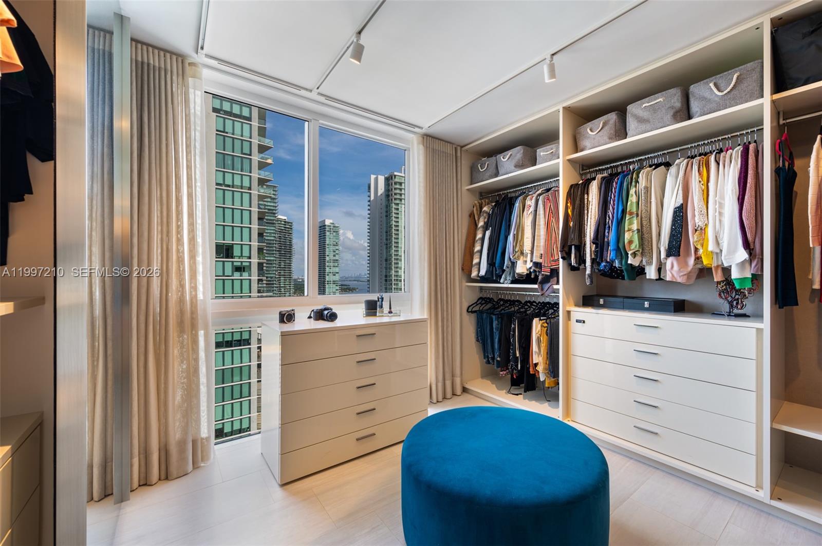 BAY HOUSE MIAMI CONDO - Residential