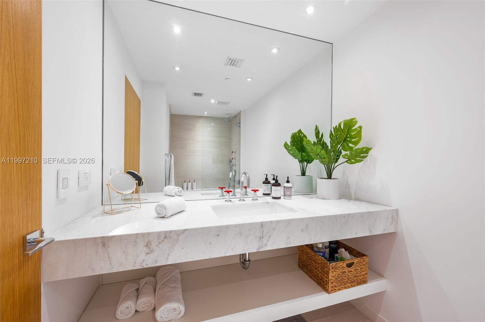 BAY HOUSE MIAMI CONDO - Residential