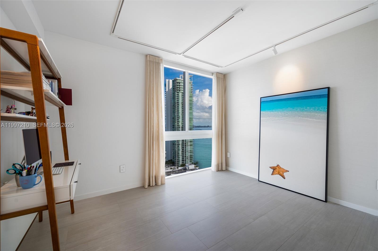 BAY HOUSE MIAMI CONDO - Residential