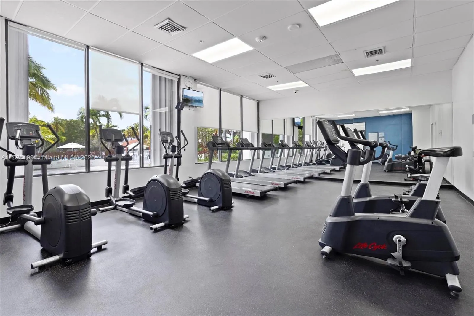 Sunny Isles Beach, Florida 33160, United States, 2 Bedrooms Bedrooms, ,2 BathroomsBathrooms,Residential,Active,155575