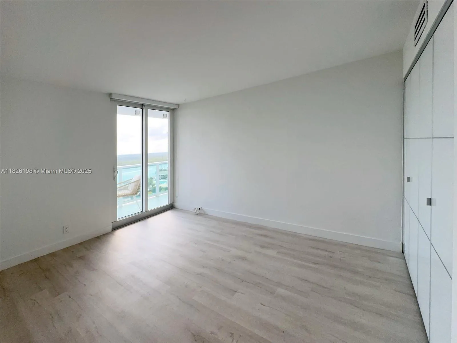 Sunny Isles Beach, Florida 33160, United States, 2 Bedrooms Bedrooms, ,2 BathroomsBathrooms,Residential,Active,155575