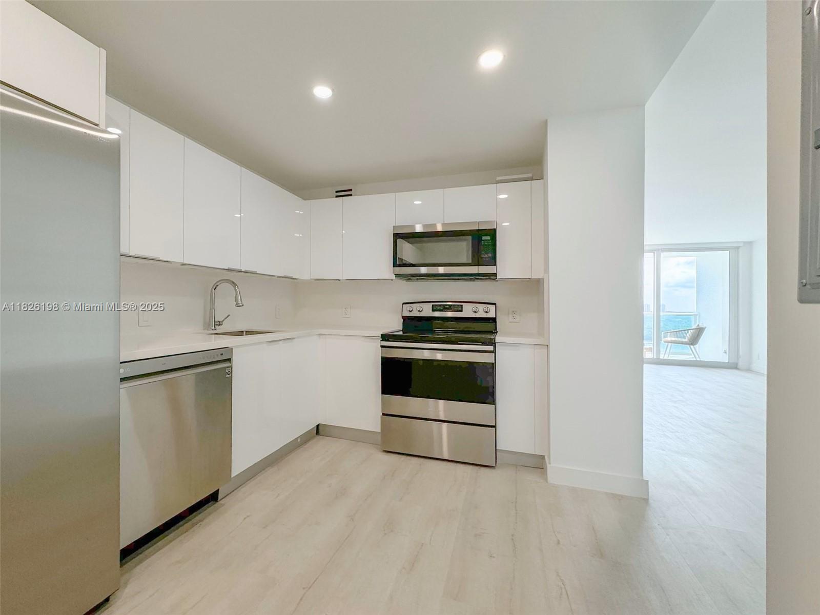 100 Bayview Dr 1619
