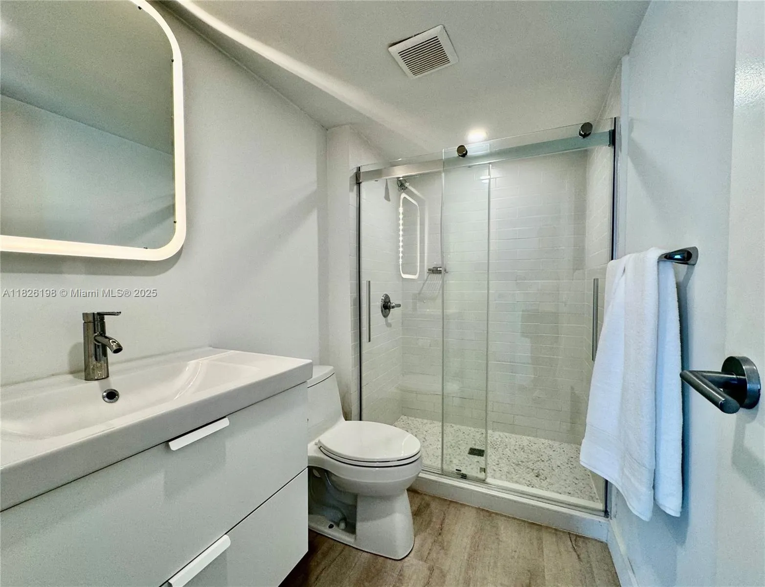 Sunny Isles Beach, Florida 33160, United States, 2 Bedrooms Bedrooms, ,2 BathroomsBathrooms,Residential,Active,155575