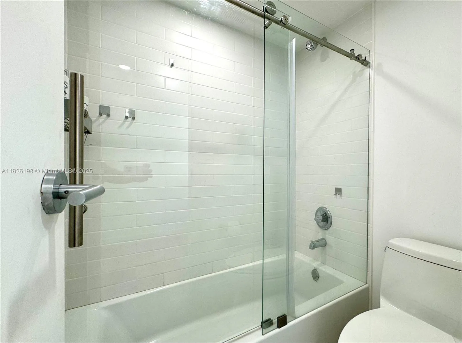 Sunny Isles Beach, Florida 33160, United States, 2 Bedrooms Bedrooms, ,2 BathroomsBathrooms,Residential,Active,155575