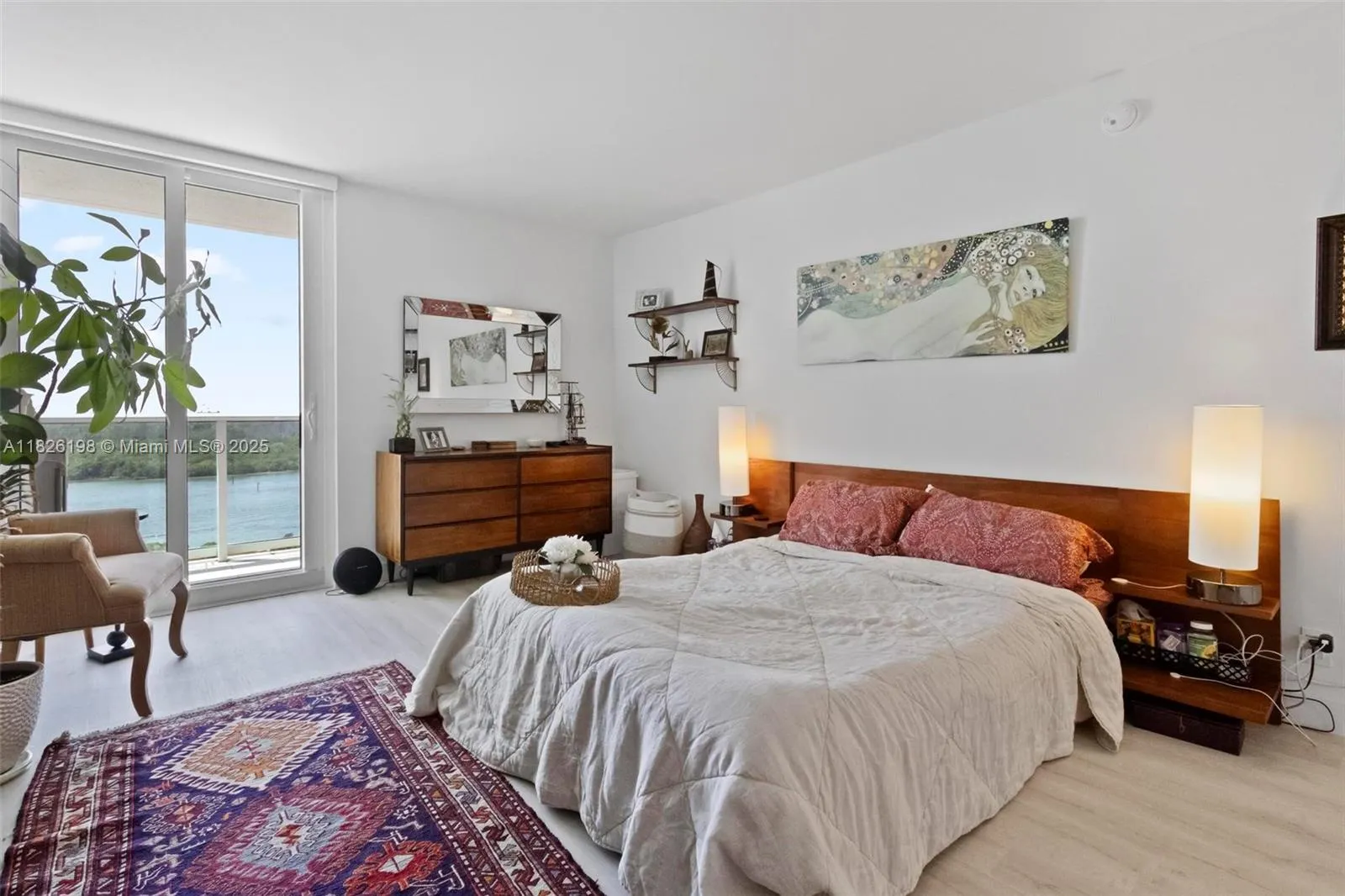 Sunny Isles Beach, Florida 33160, United States, 2 Bedrooms Bedrooms, ,2 BathroomsBathrooms,Residential,Active,155575