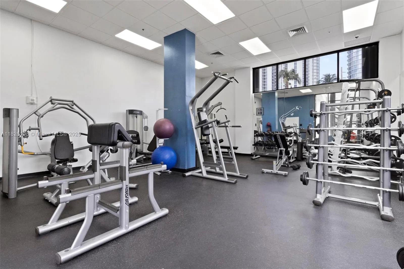 Sunny Isles Beach, Florida 33160, United States, 2 Bedrooms Bedrooms, ,2 BathroomsBathrooms,Residential,Active,155575