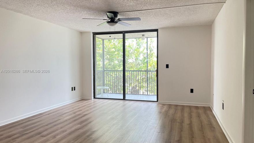 Spacious 1-bedroom, 2-bathroom condo located in the desirable Inverwood community in Lauderhill. This well-maintained residence features a functional layout, generous living areas, and the convenience of a washer and dryer inside the unit. Enjoy peaceful surroundings near beautiful golf courses and lush greenery.
The community offers resort-style amenities including gated entry, pool, clubhouse, fitness center, tennis courts, and walking paths. Conveniently located near shopping centers, restaurants, major highways, Fort Lauderdale Airport, and just a short drive to the beaches.