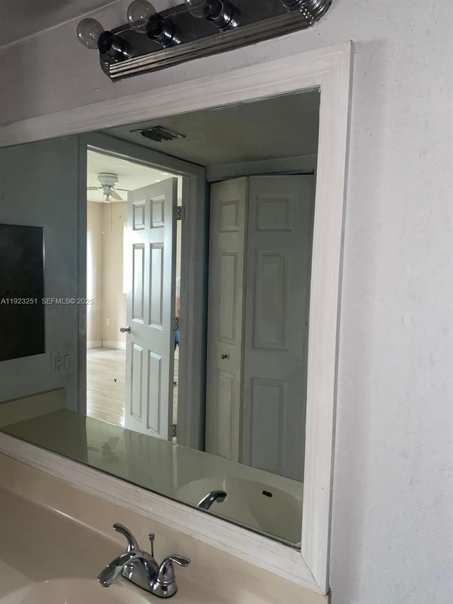 VISTA TRACE 2 CONDO - Residential