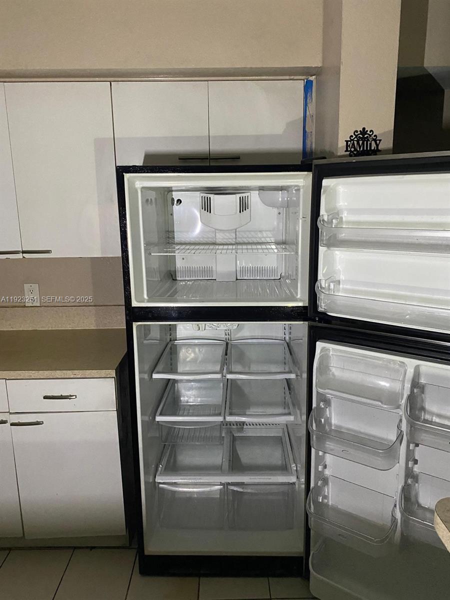 VISTA TRACE 2 CONDO - Residential