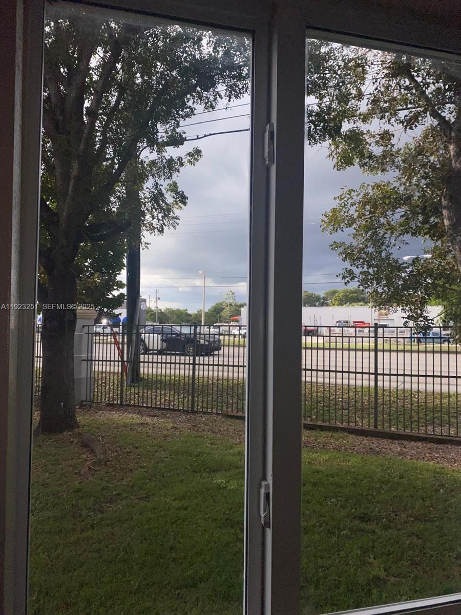 VISTA TRACE 2 CONDO - Residential